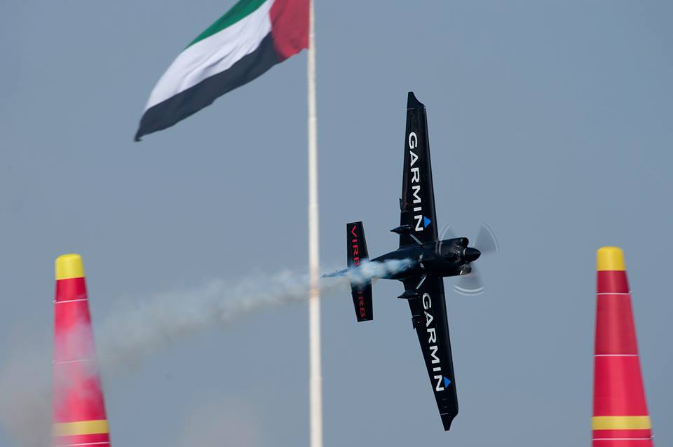 Red Bull Air Race: Nicolas Ivanoff najlepszy w Abu Dhabi